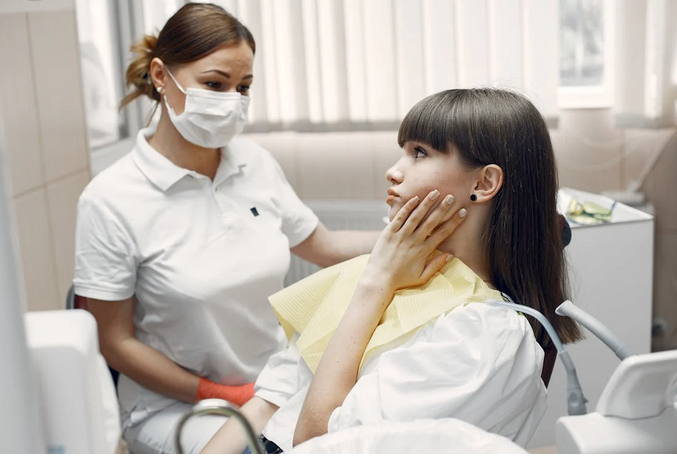 Dental Implant Recovery: What to Expect After Surgery in London